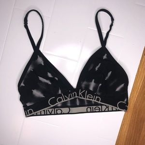 CALVIN KLEIN / tie dye bralette